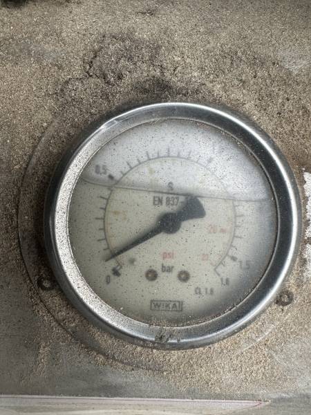 Nous vérifions la pression en permanence