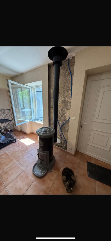 Devis et pose d'un poêle à bois de marque Godin à Saint Éstèphe dans le Médoc en Gironde